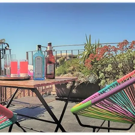 Fantastic Large House With Beautiful Roof Terraces Holiday home *
